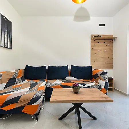 House 2387 普拉